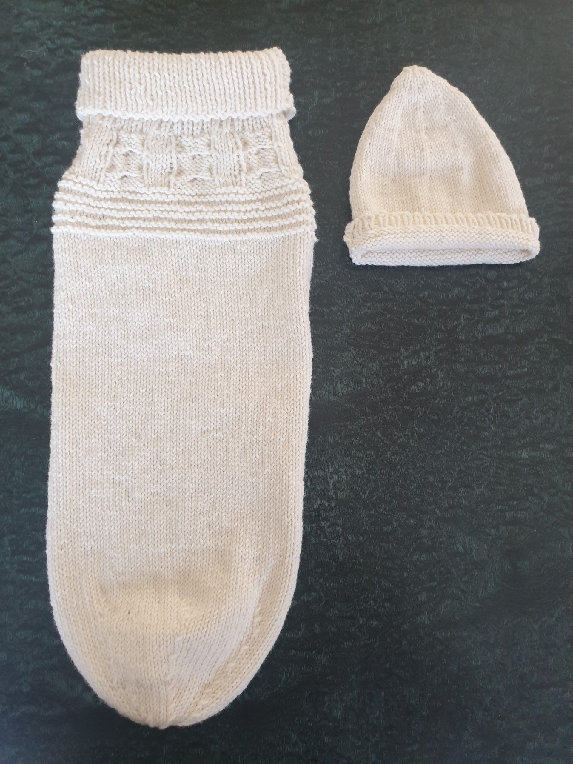 Cocon d'amour avec bonnet assorti